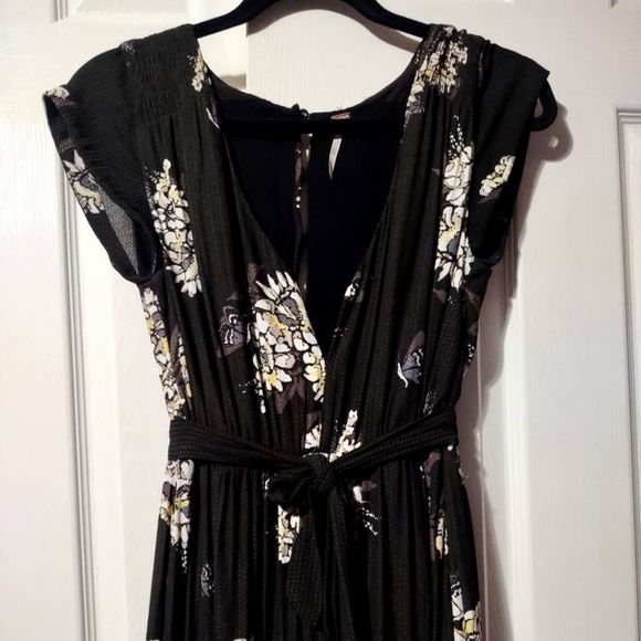Free People All I Got Floral Tie Maxi Dress. Size 4 - Picture 5 of 9
